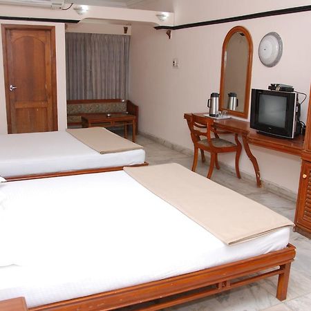 Amogha International Hotel Chitradurga Екстериор снимка