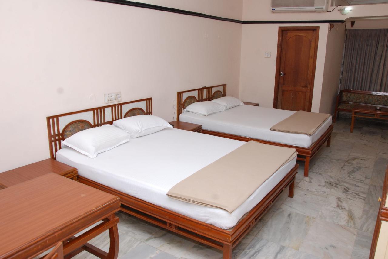 Amogha International Hotel Chitradurga Екстериор снимка